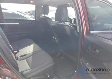 2015 Toyota Highlander Le Plus V6 z USA, uszkodzony, nr VIN 5TDBKRFH6FS206613